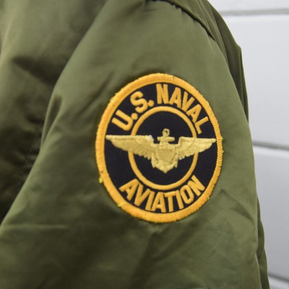 Vintage Bomber Jacket - Picture 8 of 8